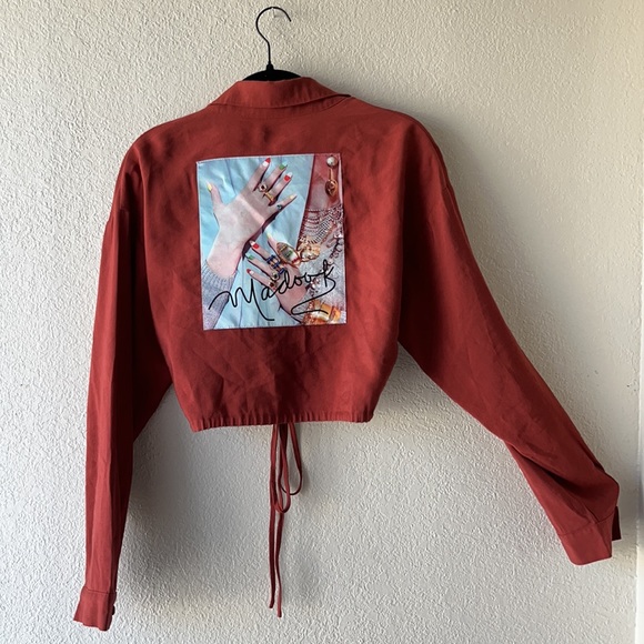 Button down crop top. - Picture 2 of 3